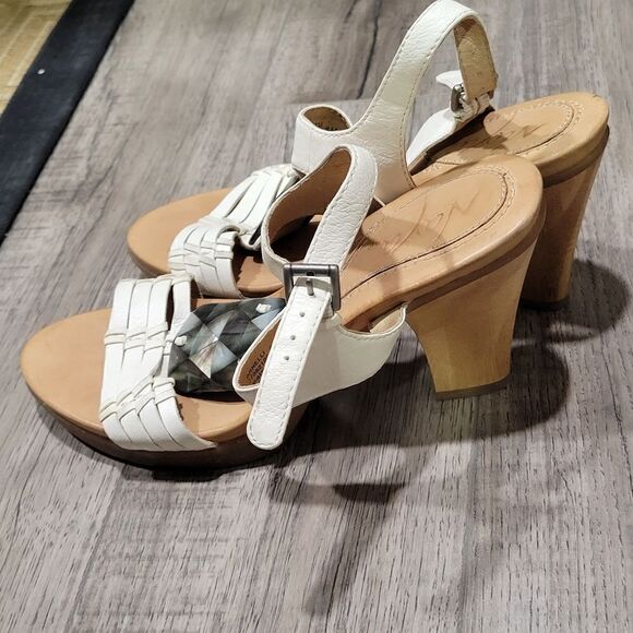 Naya arnelli t-strap heels with abalone shell detail - Picture 4 of 8